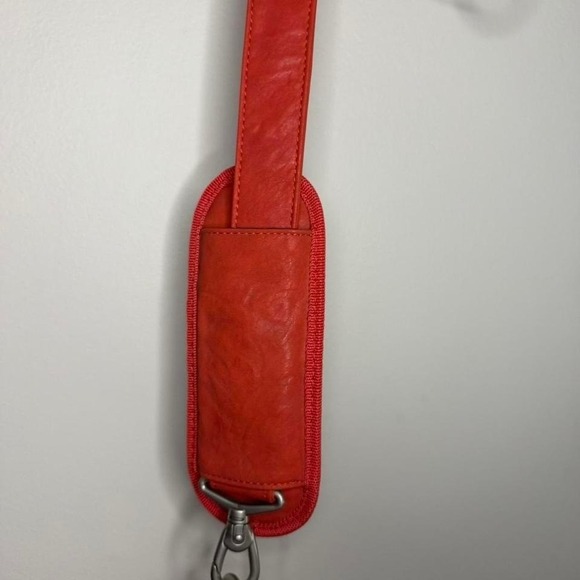 KELLY MOORE Camera Crossbody Hobo Bag Leather Compartments Photography Strap - Picture 7 of 7